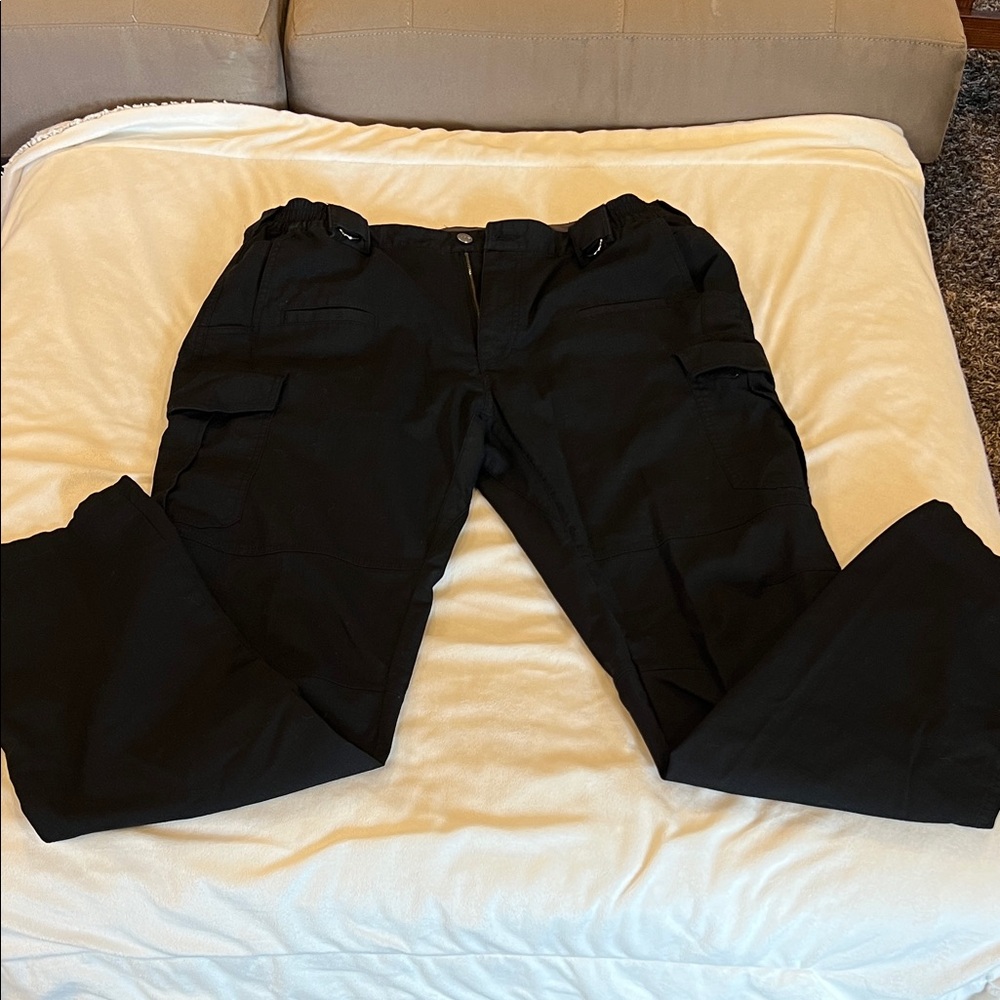Men's Black CQR Cargo Pants - Classic Utility Style
